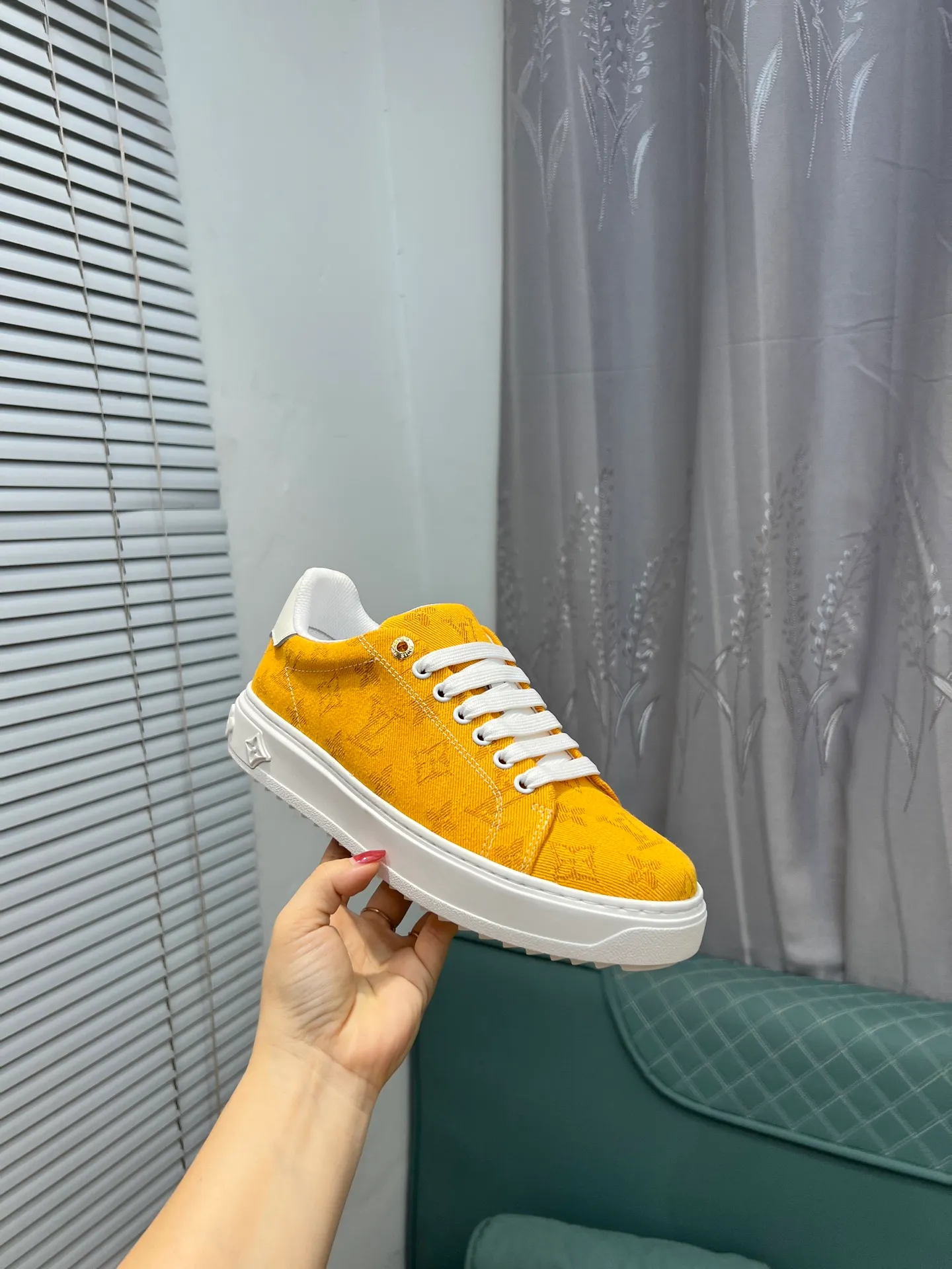 Men's Men's Shoes 💰540 LV Louis Vuitton. The latest fashionable casual shoes are popular in physical stores. The new spring and summer comfortable imported custom patent leather plus cowhide, cowhide mesh, and unique jacquard fabric element design. With sheepskin lining, Lv original base, [sun][sun] high-end packaging and high quality💪Details determine quality, welcome to compare🇮🇹Code number 38-44, 45 can be customized